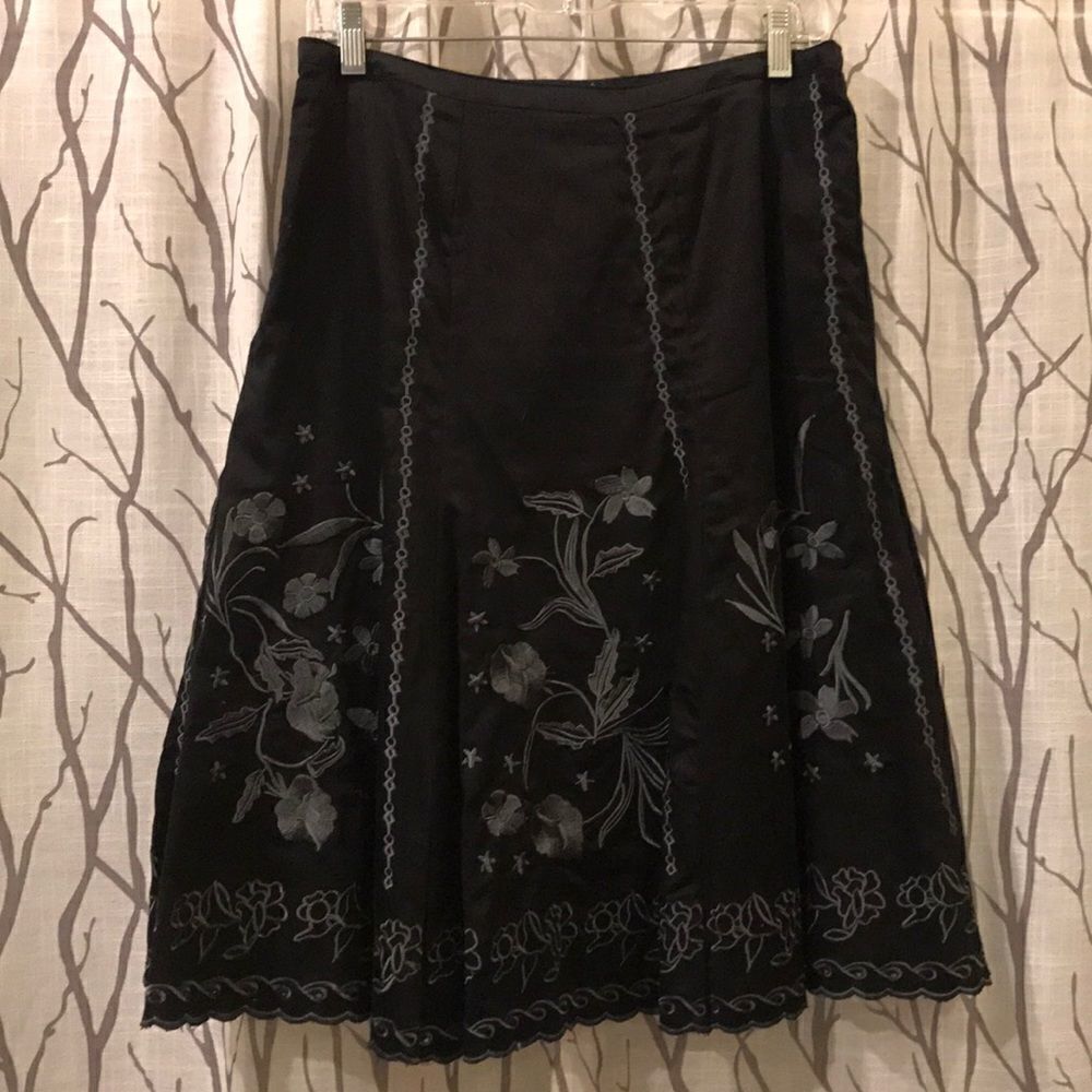 Coupe Collection Black Embroidered Skirt - Size  9